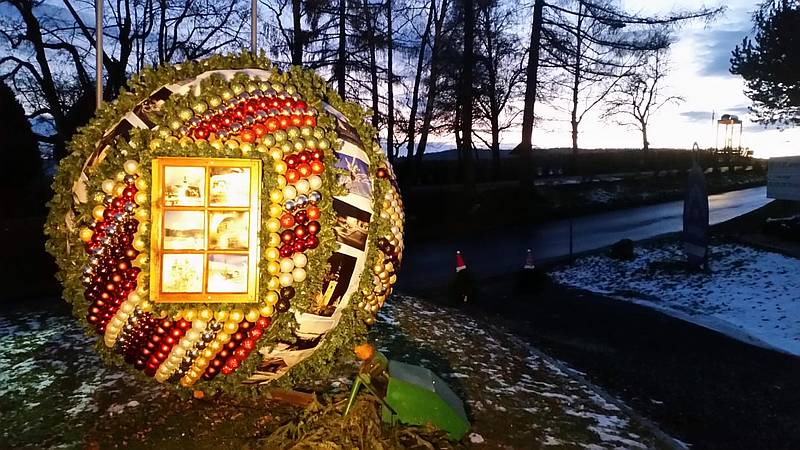 St. Jakober Advent, größte Christbaumkugel der Steiermark  (Foto: Brückler)