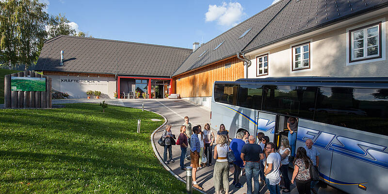 Ankunft beim Kräftereich (c) Busreisen Steiermark / Alexander Rauch