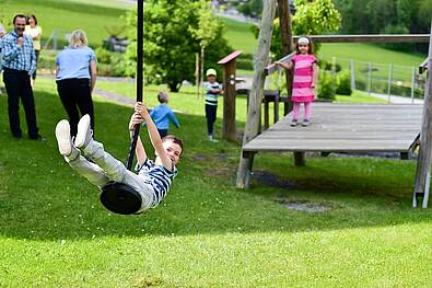 Spielplatz rund um das Kräftereich St. Jakob (c) Elmleitner